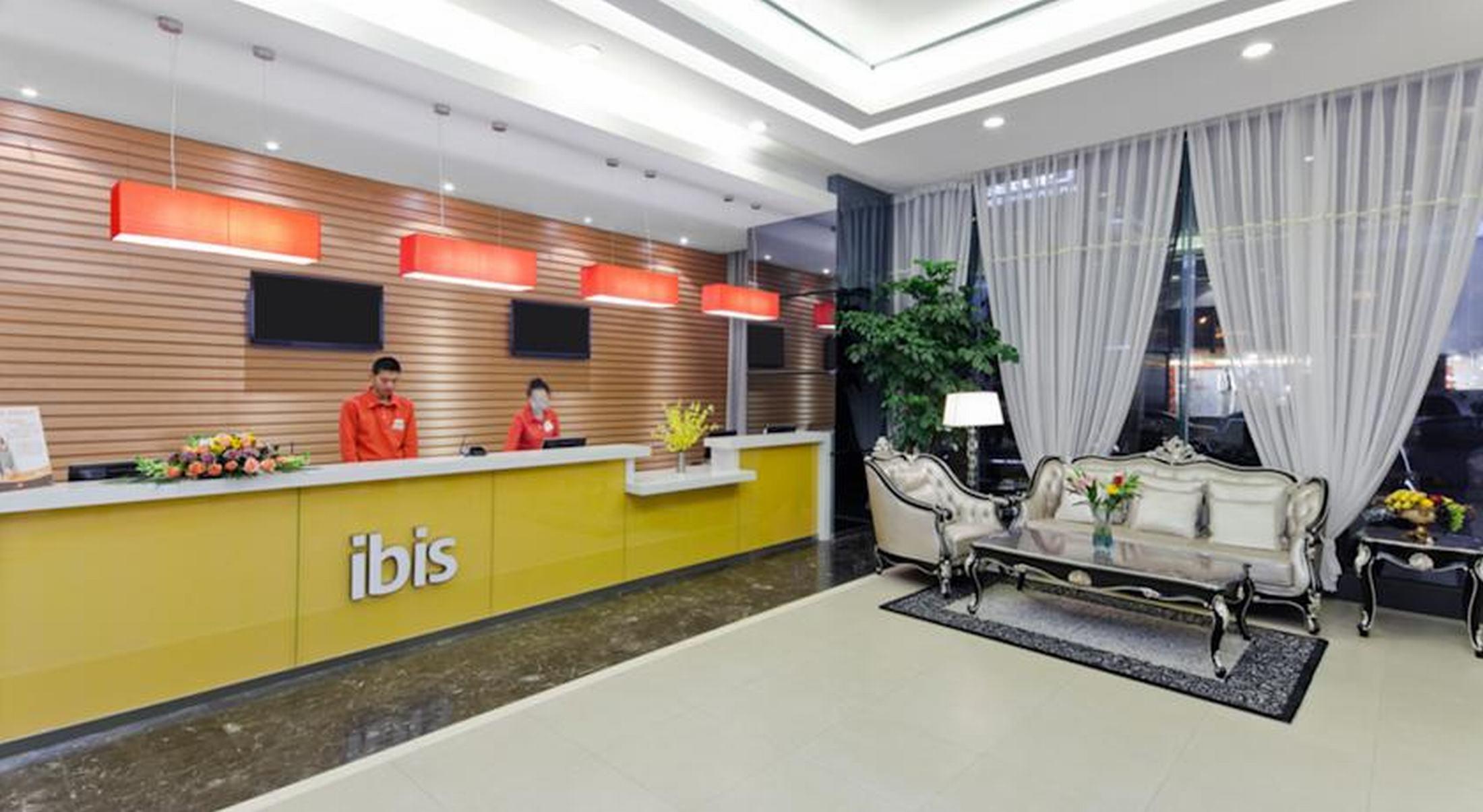 Ibis Qingdao Chengyang Hotel Exterior photo