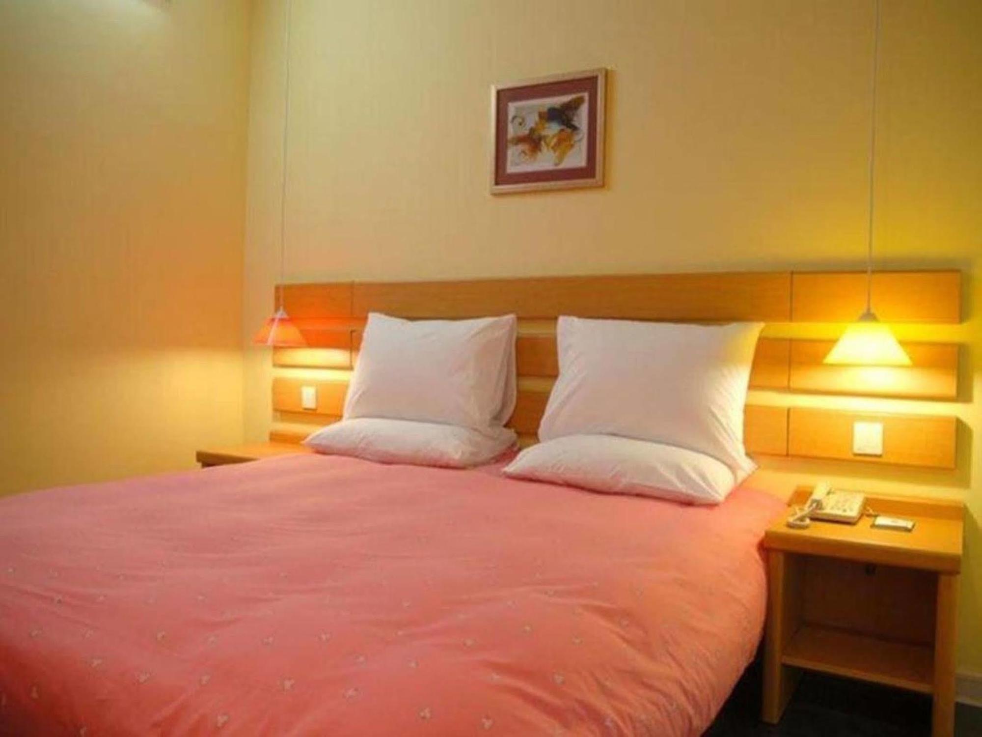 Ibis Qingdao Chengyang Hotel Exterior photo